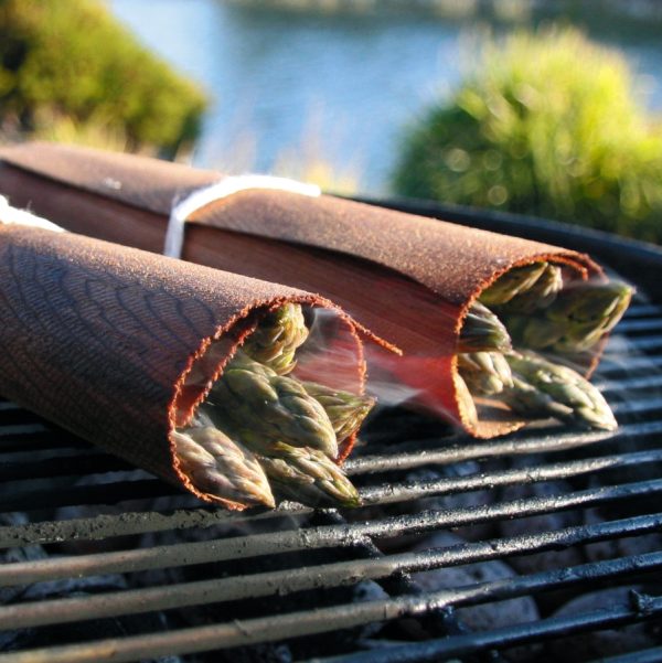 Cedar Grilling Wraps on barbecue